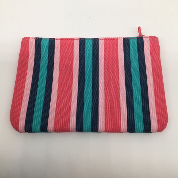 Vineyard Vines Makeup Bag NWOT - Picture 3 of 4